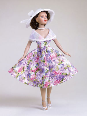 “Garden Party” is one of Robert Tonner’s favorite ensembles for Tiny Kitty. Inspired by a dress worn by Tonner’s mother in the 1950s, “Garden Party” re­tails for  $35.