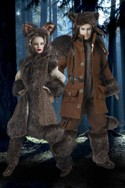 Two of the most popular centerpiece dolls was this his-and-her werewolf duo, Who’s For Dinner (limited to 125) and Big Bad (limited to 100).
