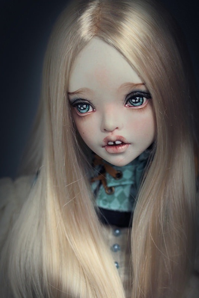 The face of one of Nuri's Muha BJDs, designed to be handled by collector.