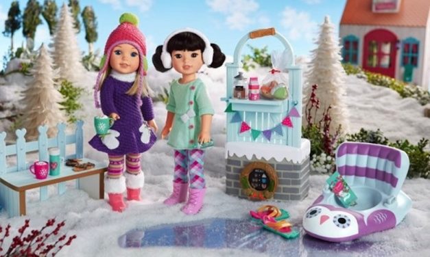 Doll Lovers Delight: 12 images show why dolls make Christmas so merry