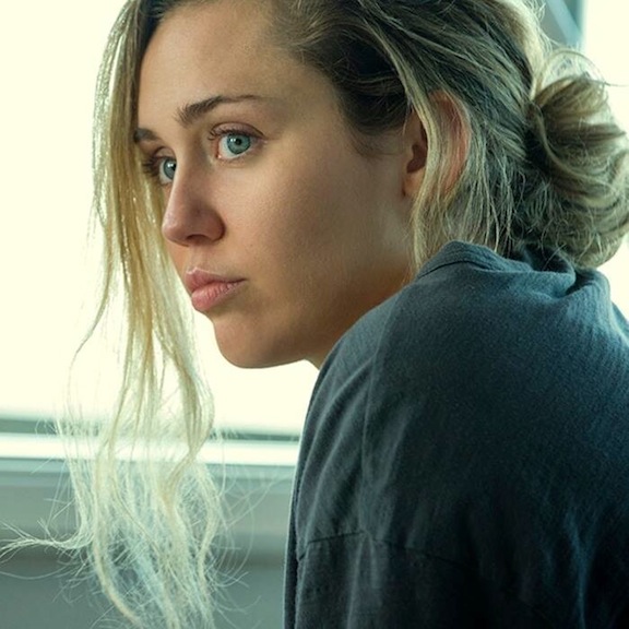 Black Mirror Miley Cyrus Canción - Nine Inch Nails Versión