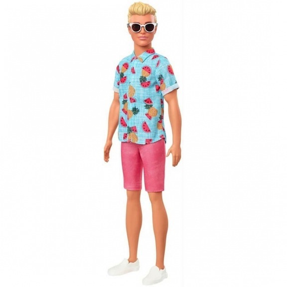 The Fashionista line permits Ken to just be himself. For 2020, we see that he is not afraid to go pastel and patterned.