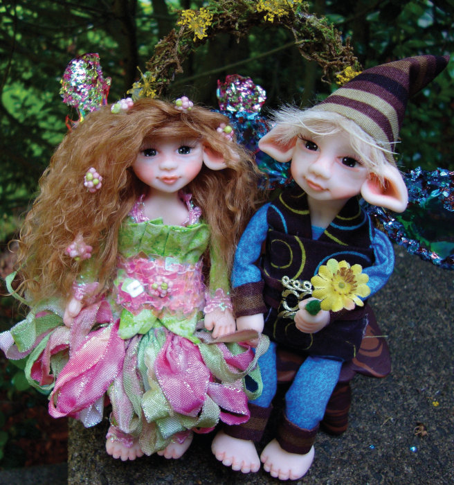The Courtship features two gently posable 5.5-inch fairies.