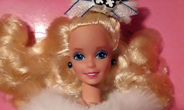 Curious Collector: FAO Schwarz 1990 Winter Fantasy Barbie