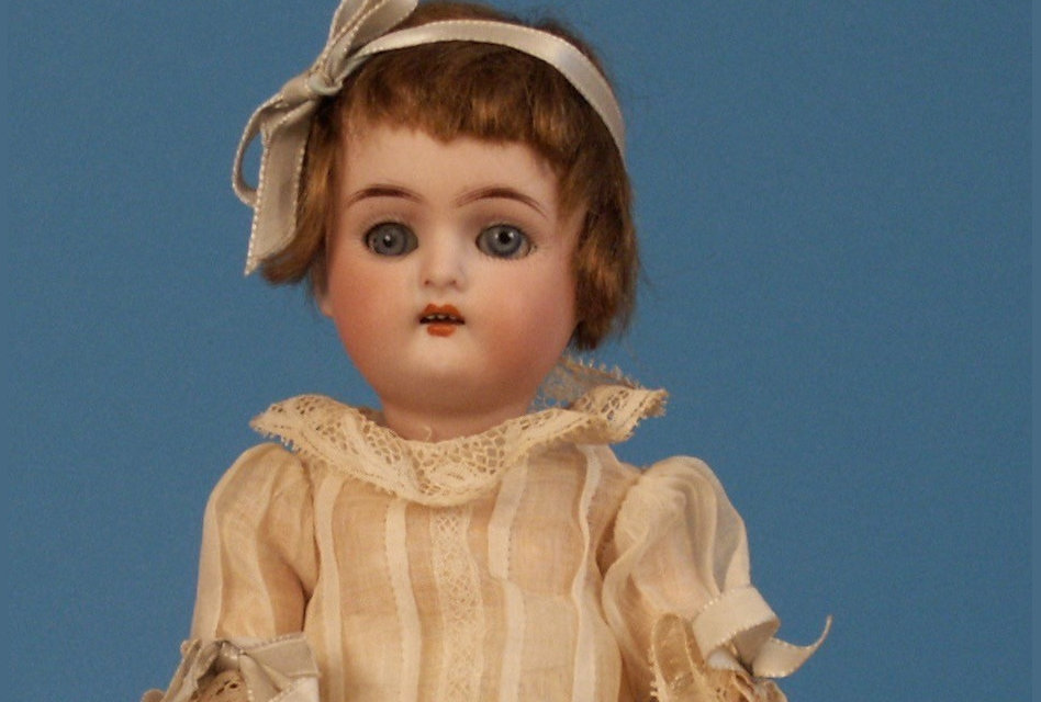 How to Identify Antique Bisque Dolls «