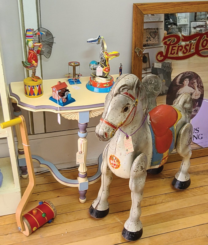 Display of antique toys at Bee Eclectic.