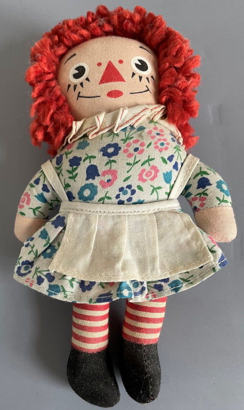 Mini Raggedy Ann, just 7 inches tall, with Knickerbocker label.